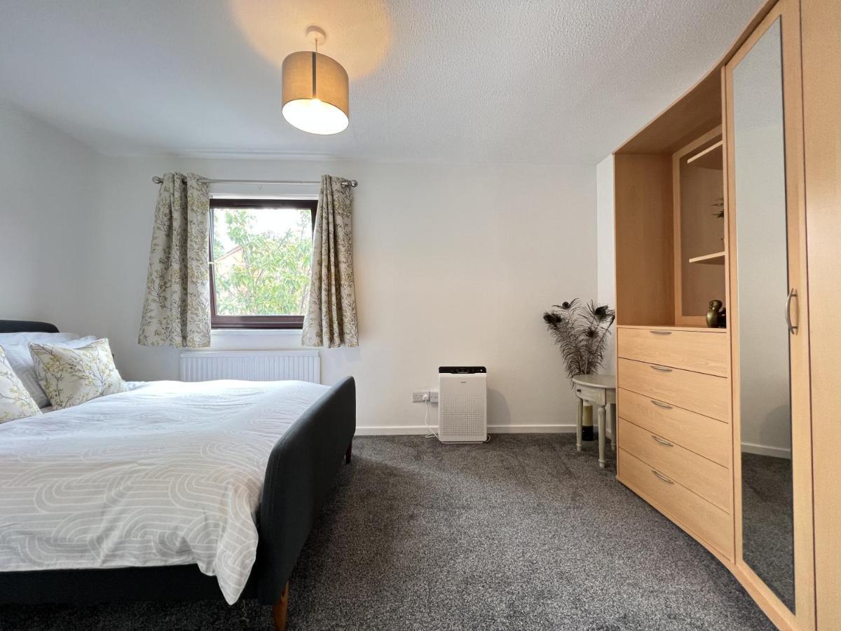 Modern 2 Bed Townhouse Just Outside Walls With Free Private Parking * York