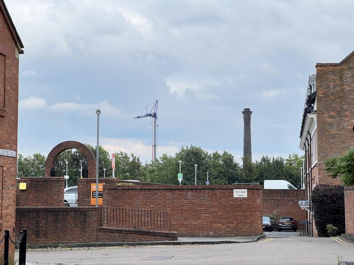 Modern 2 Bed Townhouse Just Outside Walls With Free Private Parking Holiday home York