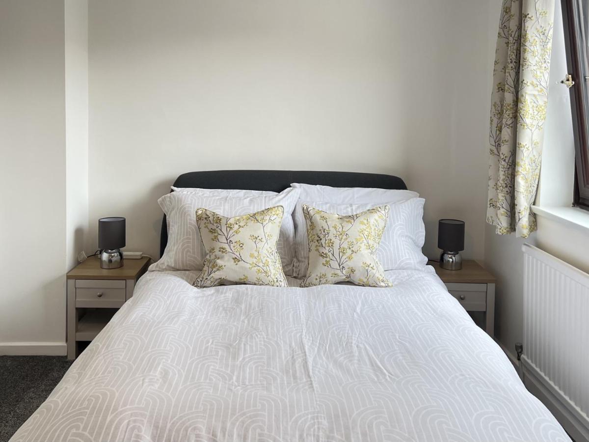 Holiday home Modern 2 Bed Townhouse Just Outside Walls With Free Private Parking