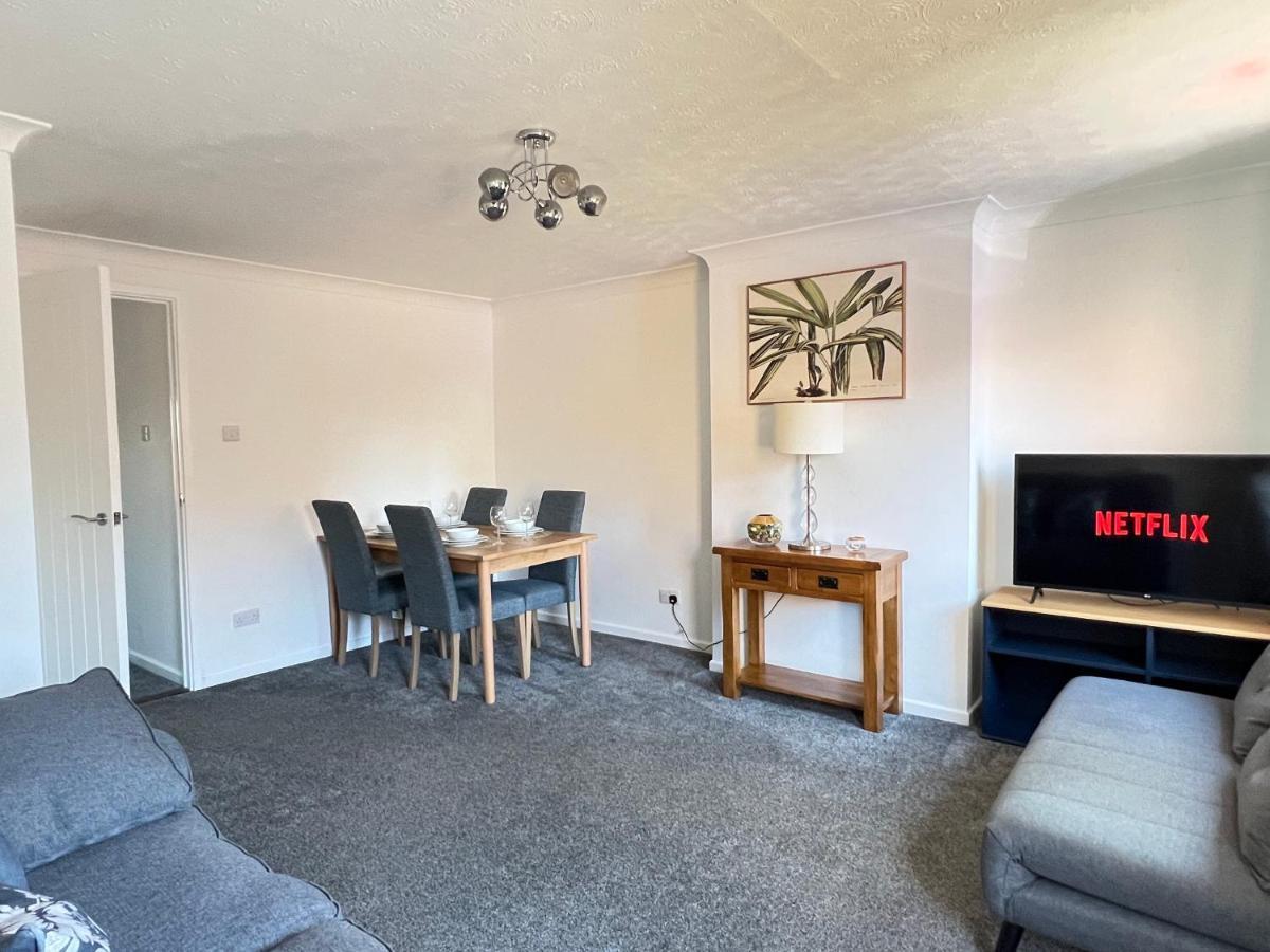 Modern 2 Bed Townhouse Just Outside Walls With Free Private Parking Holiday home