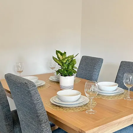 Modern 2 Bed Townhouse Just Outside City Walls With Free Private Parking York Exterior photo