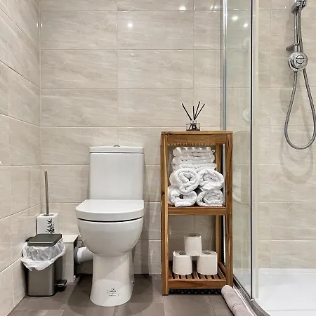 Modern 2 Bed Townhouse Just Outside City Walls With Free Private Parking York Exterior photo