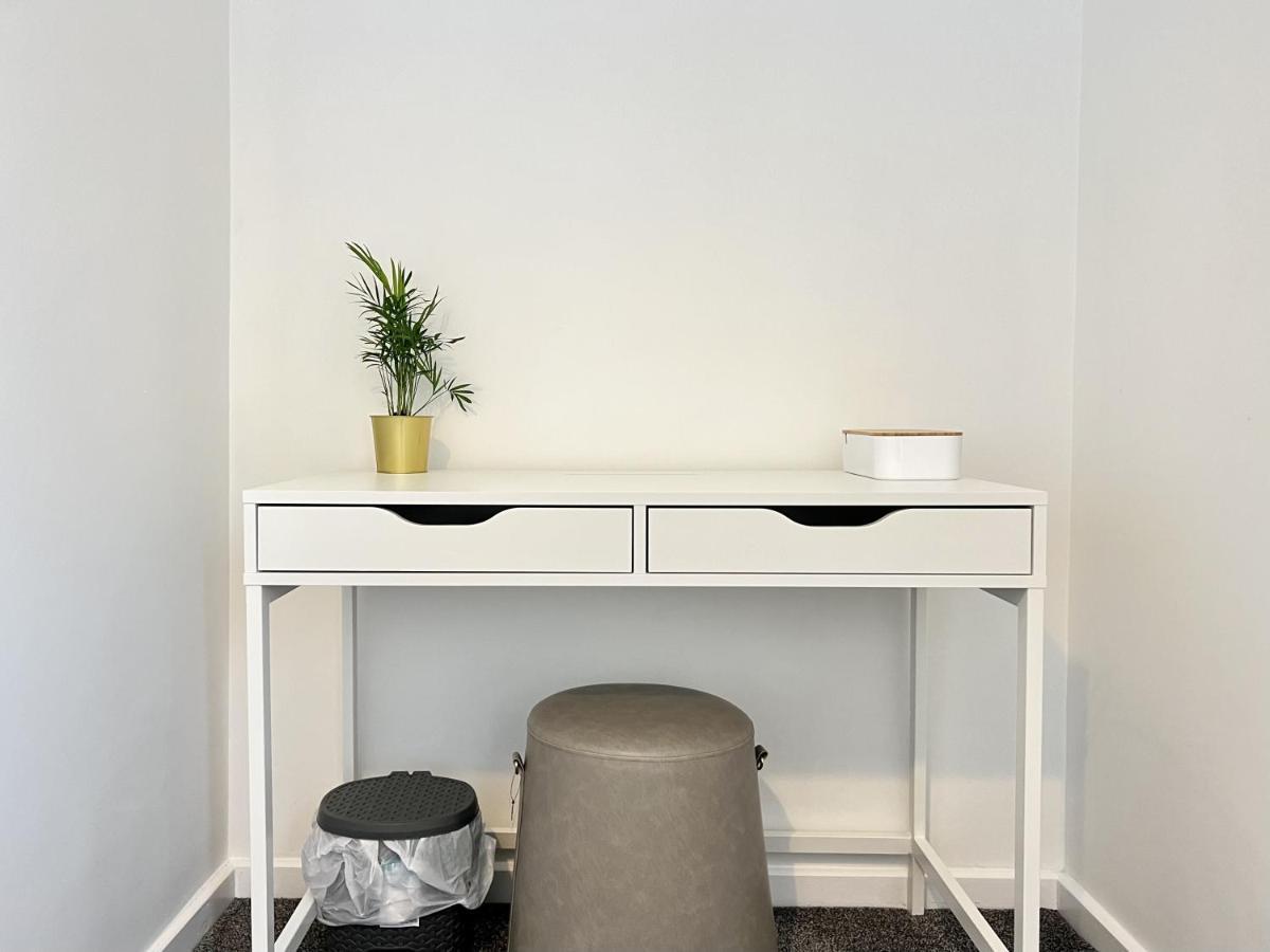 Hébergement de vacances Modern 2 Bed Townhouse Just Outside Walls With Free Private Parking